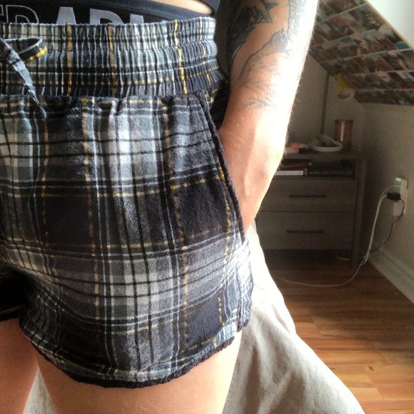 2/15$ LA VIE EN ROSE pj shorts - Picture 4 of 4